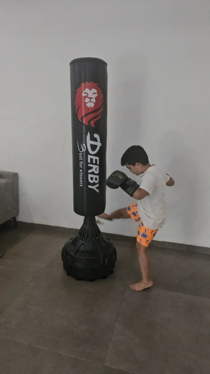 שק אגרוף עומד סינתטי עם מילוי בד 180X30 ס"מ מבית DERBY
