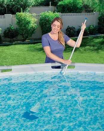 שואב ידני מסדרת AQUACRAWL לשאיבת קרקעית ודפנות הבריכה 58212 מבית BESTWAY